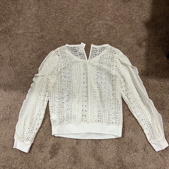 Express Ruffle Top - Picture 3 of 4